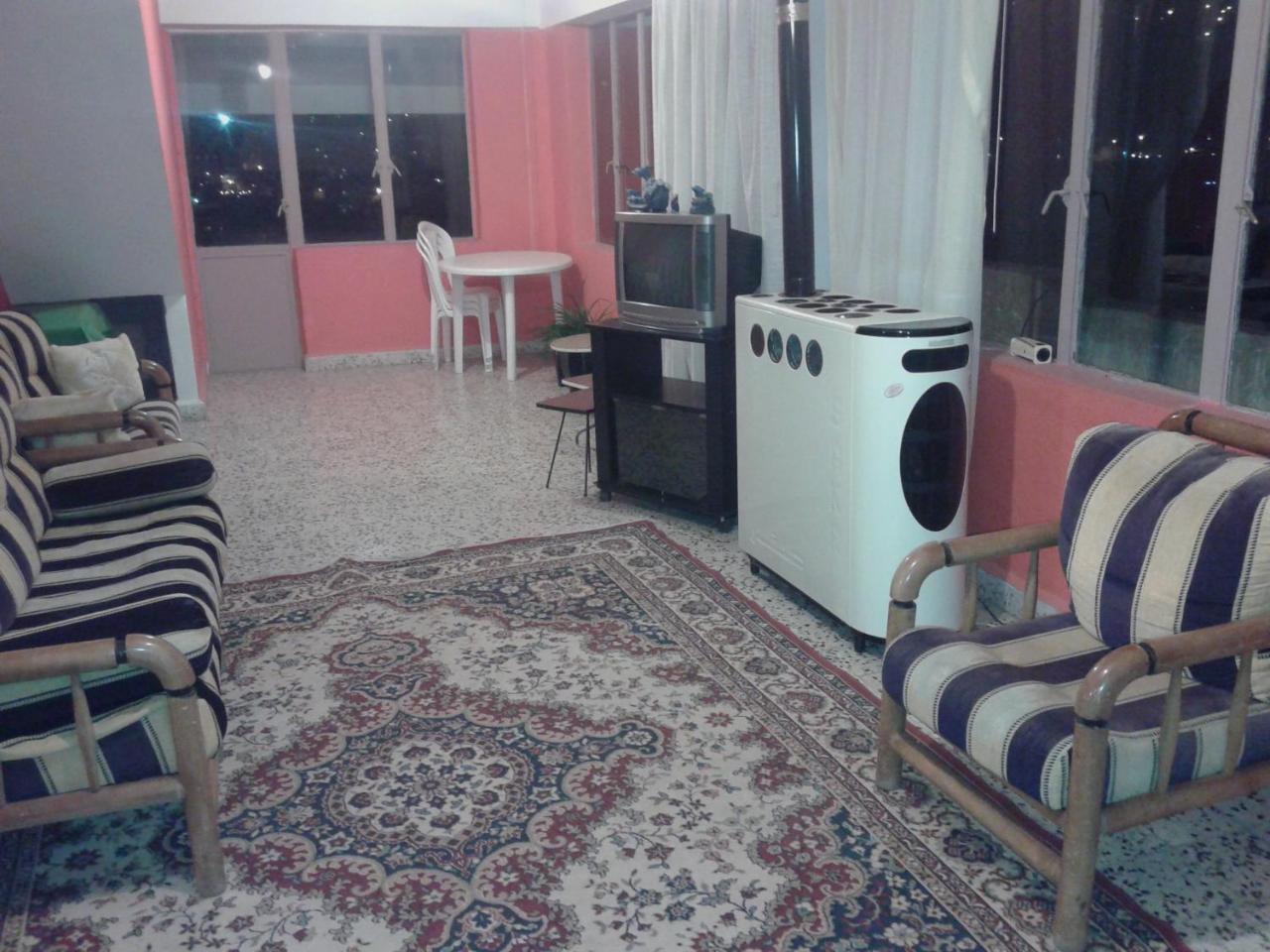 بيت شباب باوهاوس موتيل بشرّي المظهر الخارجي الصورة